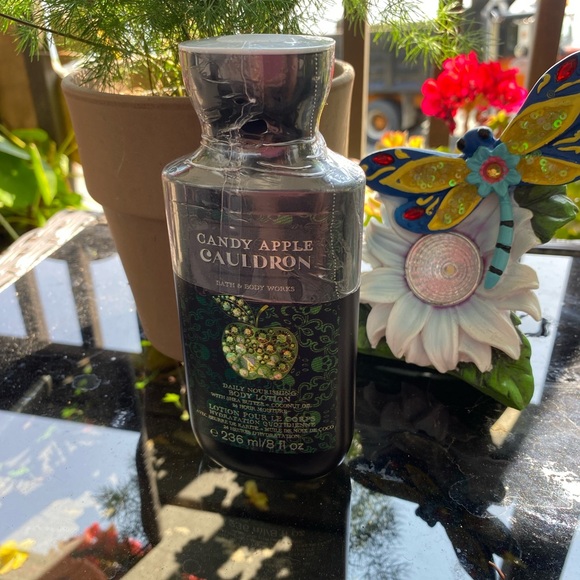 Candy  🍭 Apple 🍎 Cauldron body lotion - Picture 1 of 1